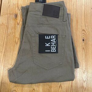Men's NWT Ike Behar Khaki pants size 30/32